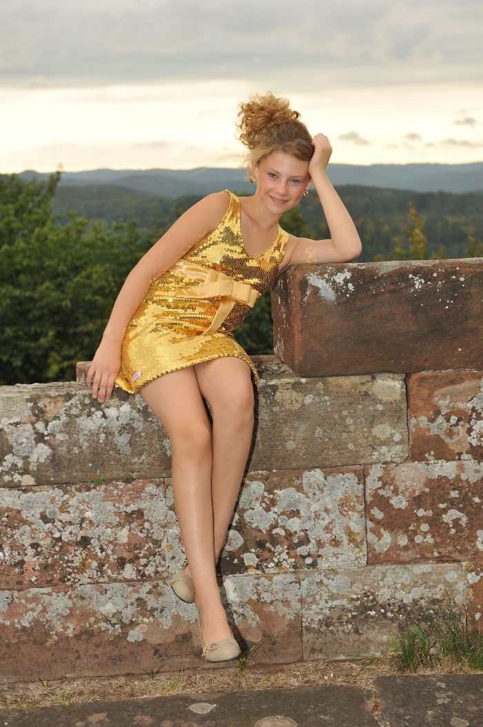 FifiStar - Robe dorée - Mode Enfant - Vêtement Enfant Fille Artisanal - Made in France