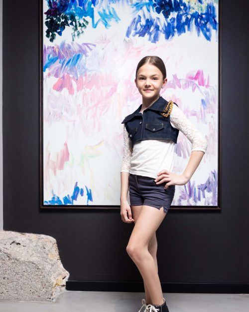 Mini-veste-jean-fille-details-dores-1
