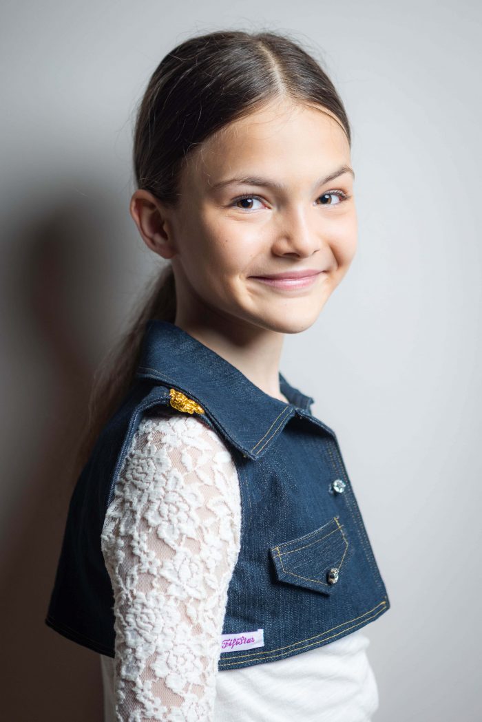 Mini-veste-jean-fille-details-dores-3